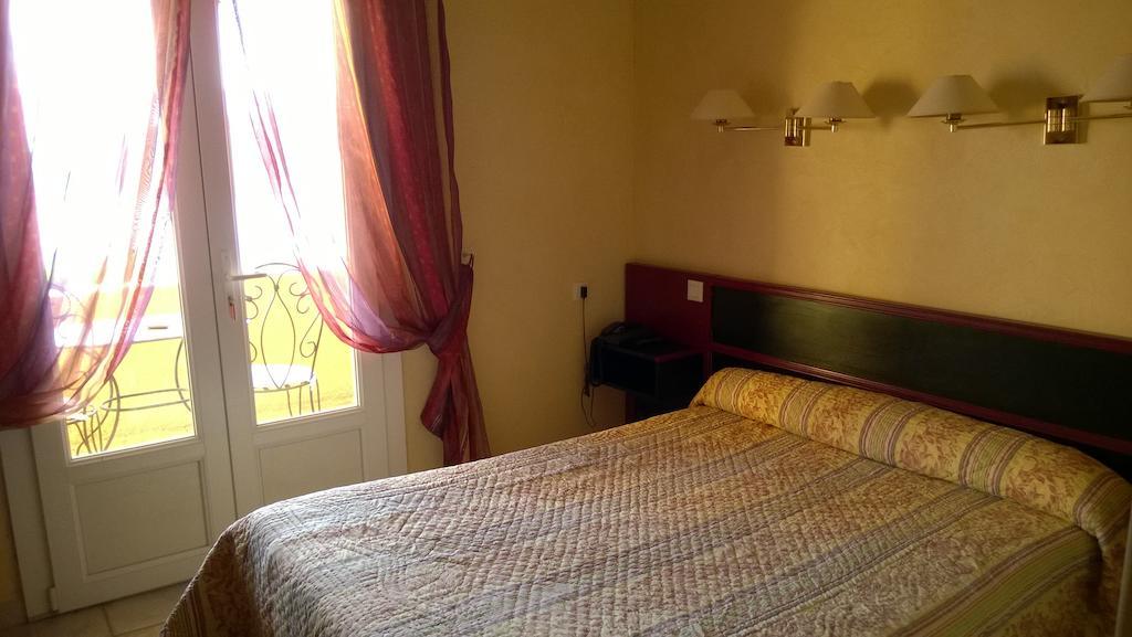 Hotel Les Cavalets Бодюан Номер фото