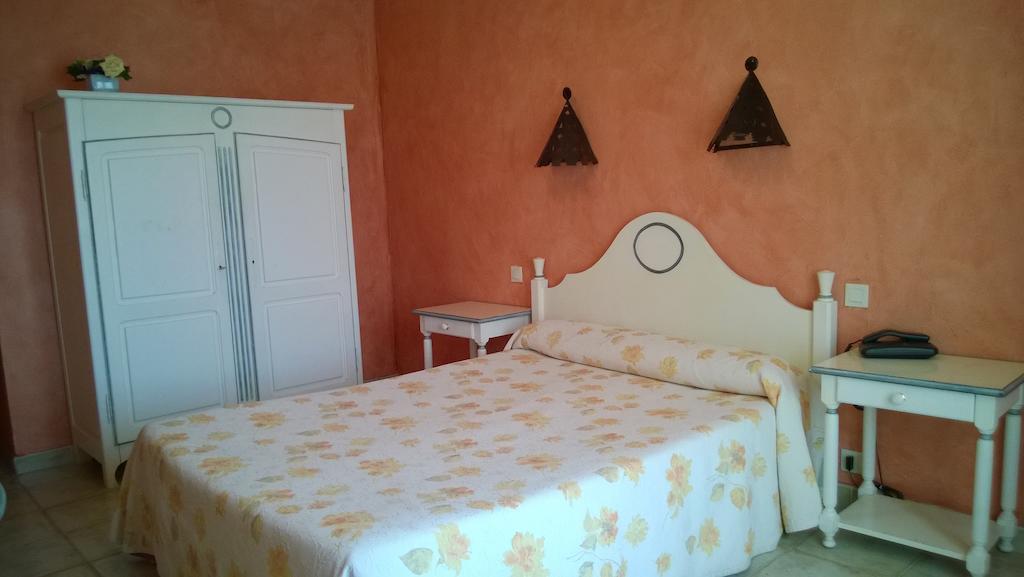 Hotel Les Cavalets Бодюан Номер фото