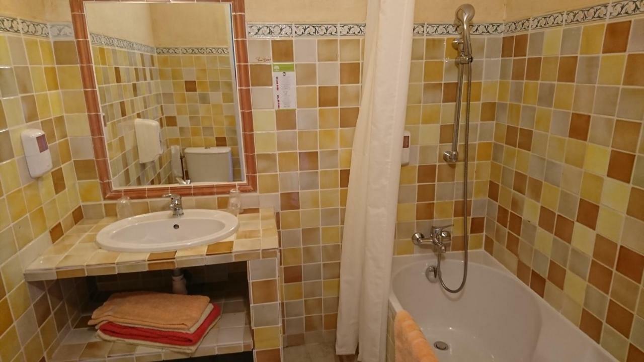 Hotel Les Cavalets Бодюан Екстер'єр фото